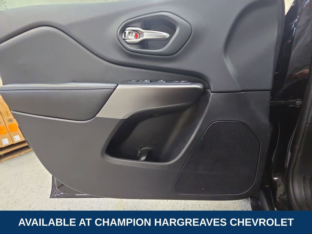 2019 Jeep Cherokee Latitude Plus - Photo 32