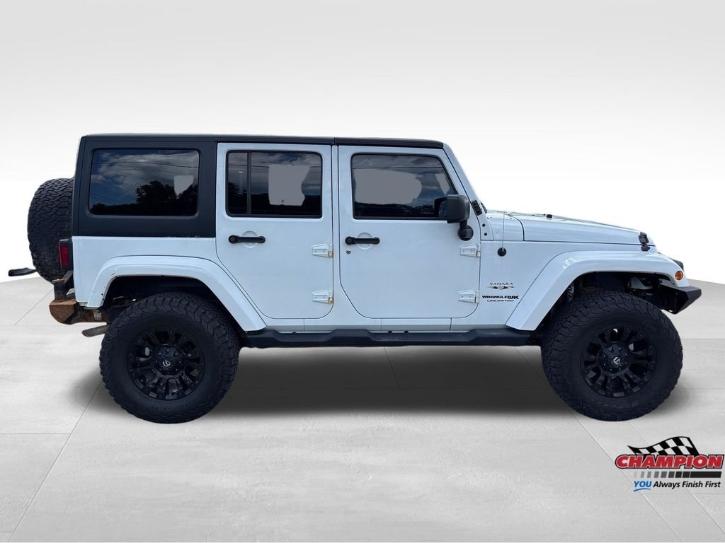 Used 2018  Jeep Unlimited Sahara image 5
