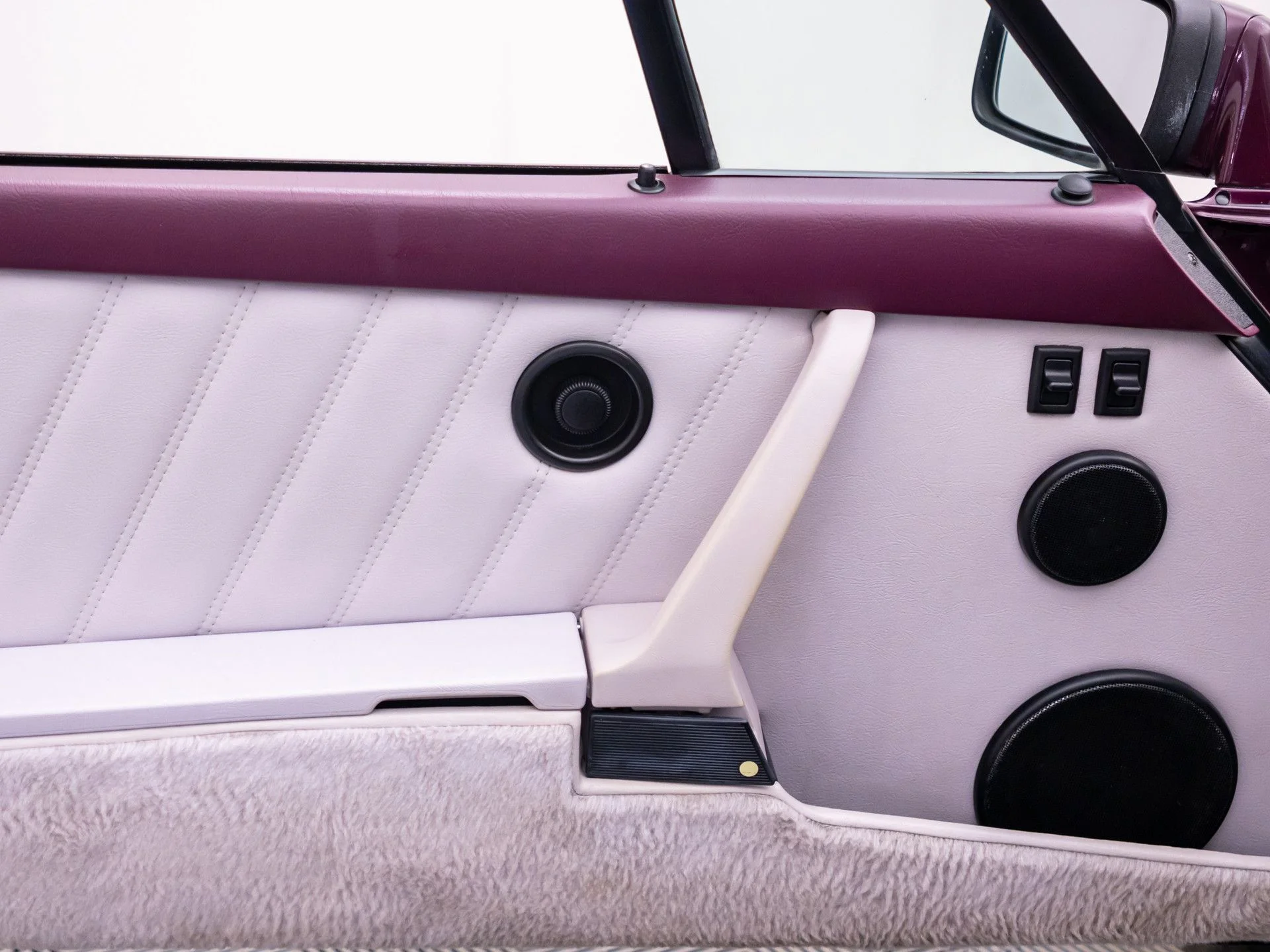 Used 1991  Porsche Carrera image 14