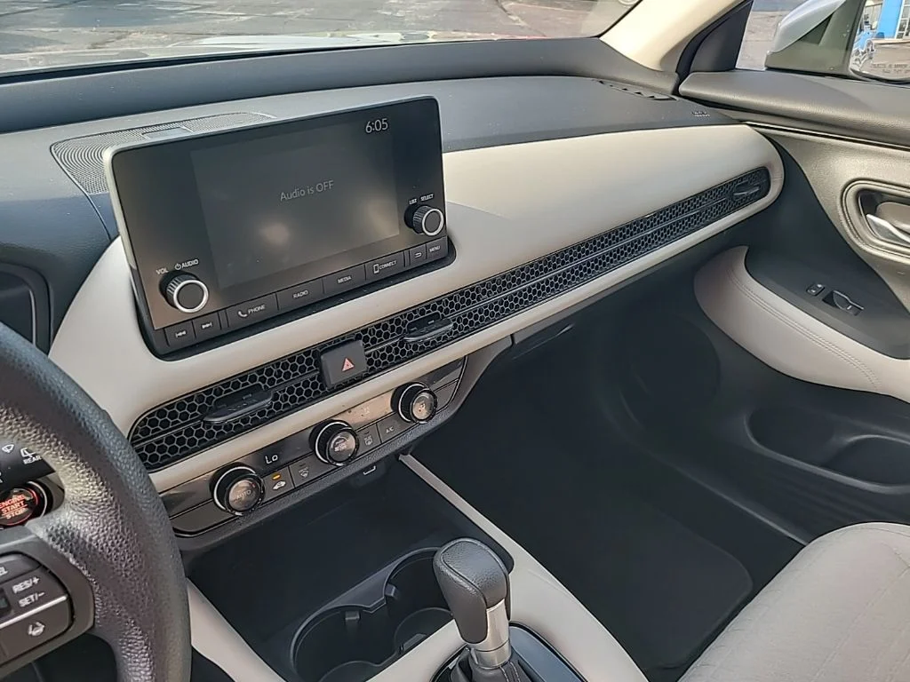 Used 2024  Honda LX image 9