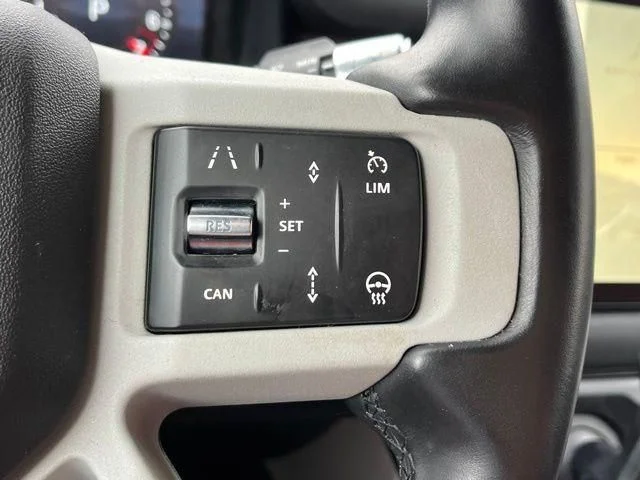 Used 2022 Gray Land Rover X-Dynamic SE image 34