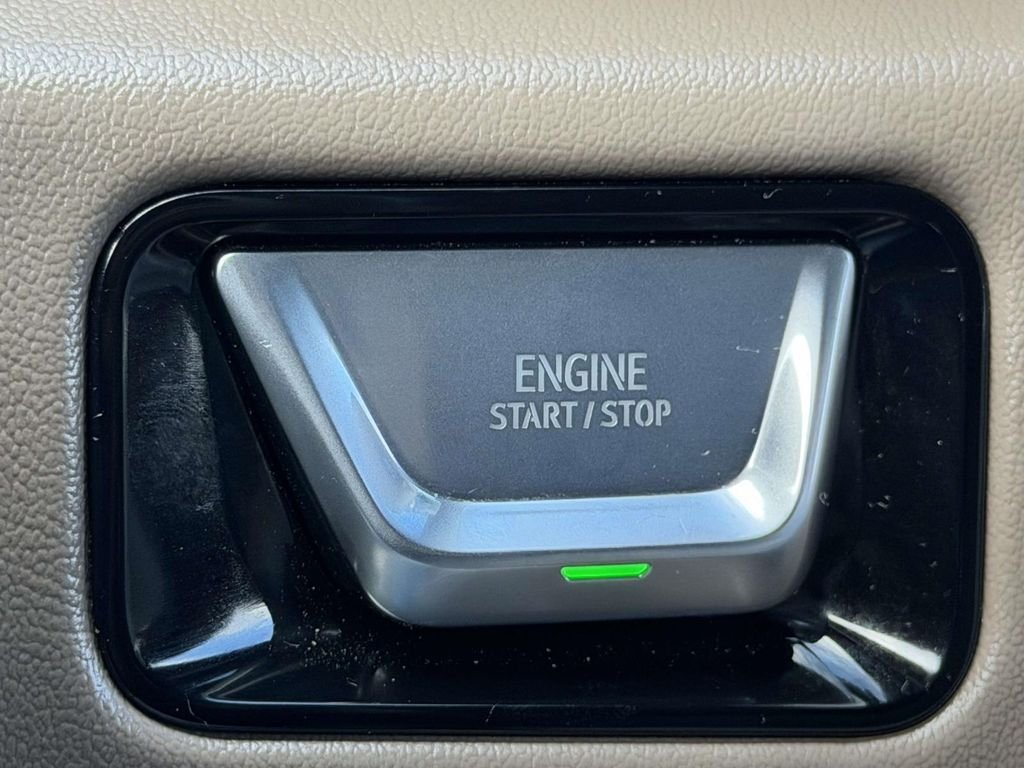 Used 2025 Blue GMC Denali image 8