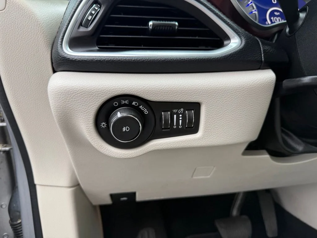 Certified Used 2017 Silver Chrysler Limited image 15