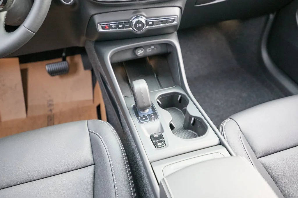 2026 Volvo XC40 Core - Photo 28