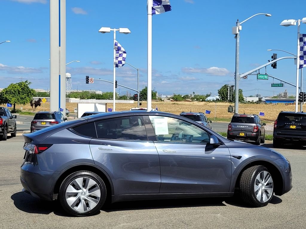 Used 2023 Gray Tesla Long Range image 3