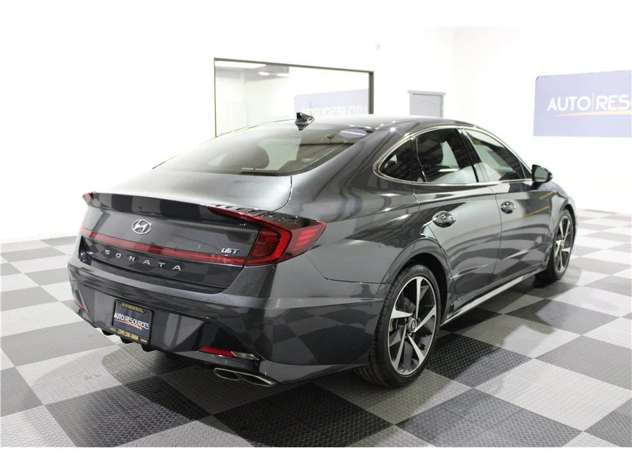 Used 2021 Portofino Gray Hyundai SEL Plus image 4