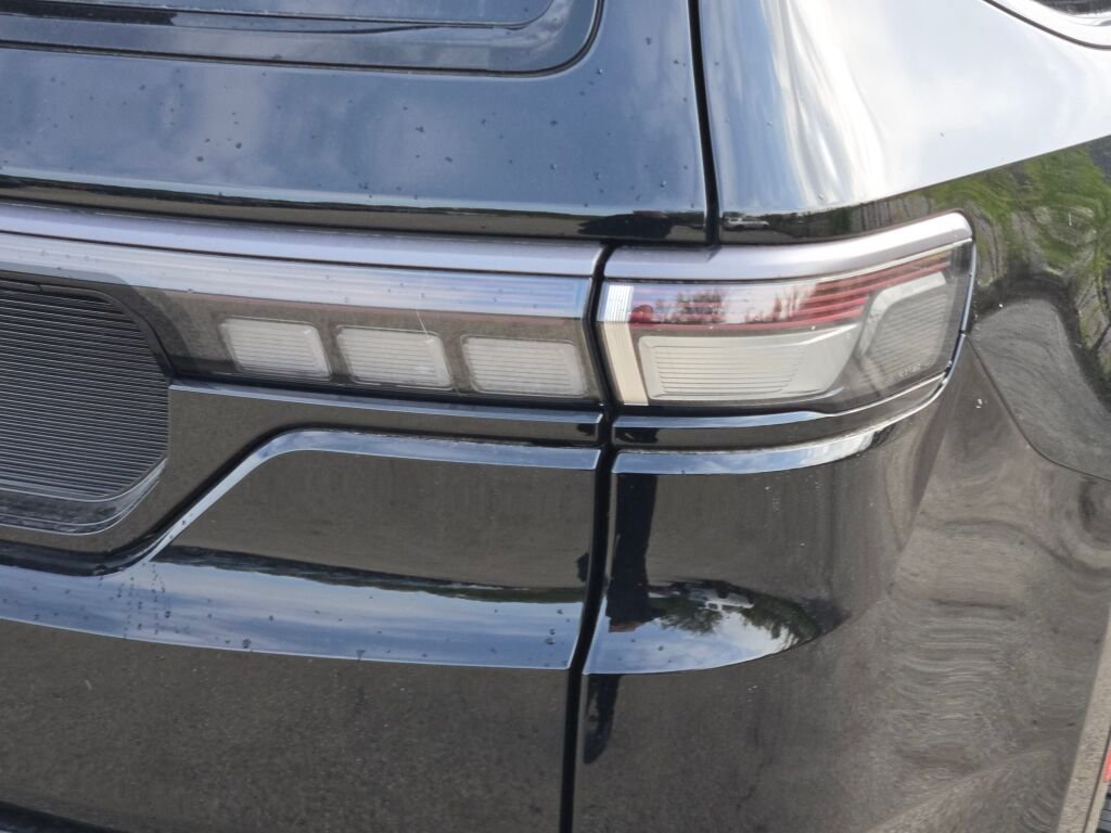 New 2026 High Gloss Black Exterior Paint Jeep Summit Obsidian image 13