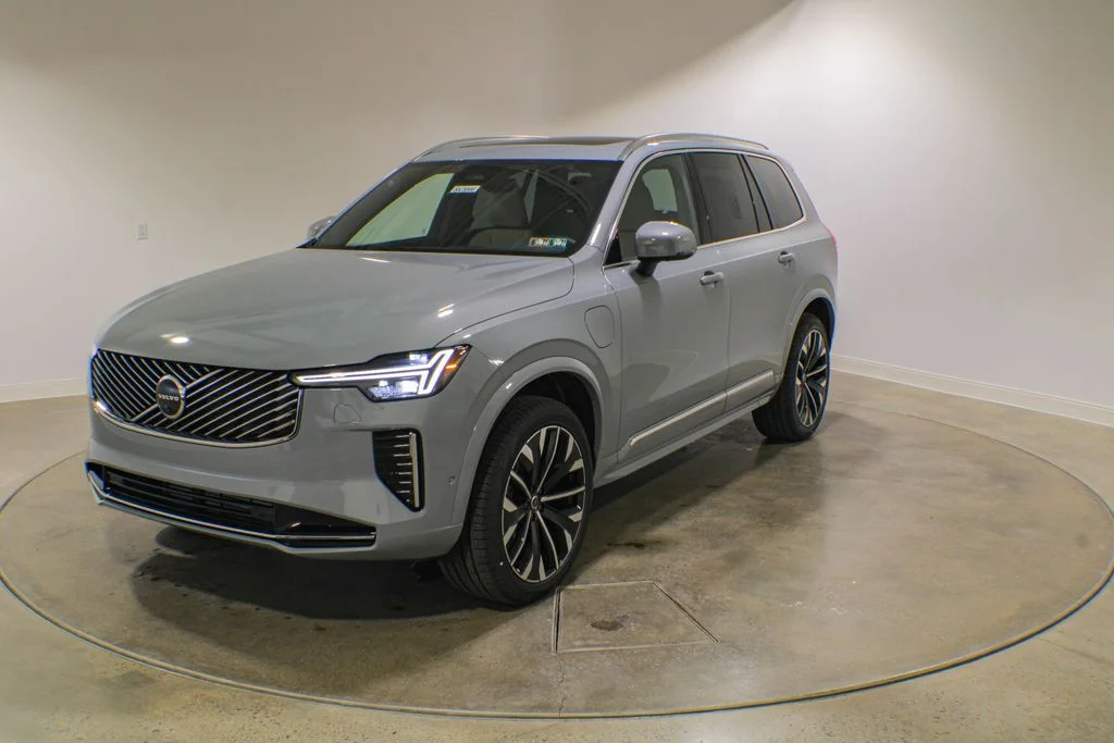 2026 Volvo XC90 T8 Recharge Plus Bright 7-Seat 4WD's photo