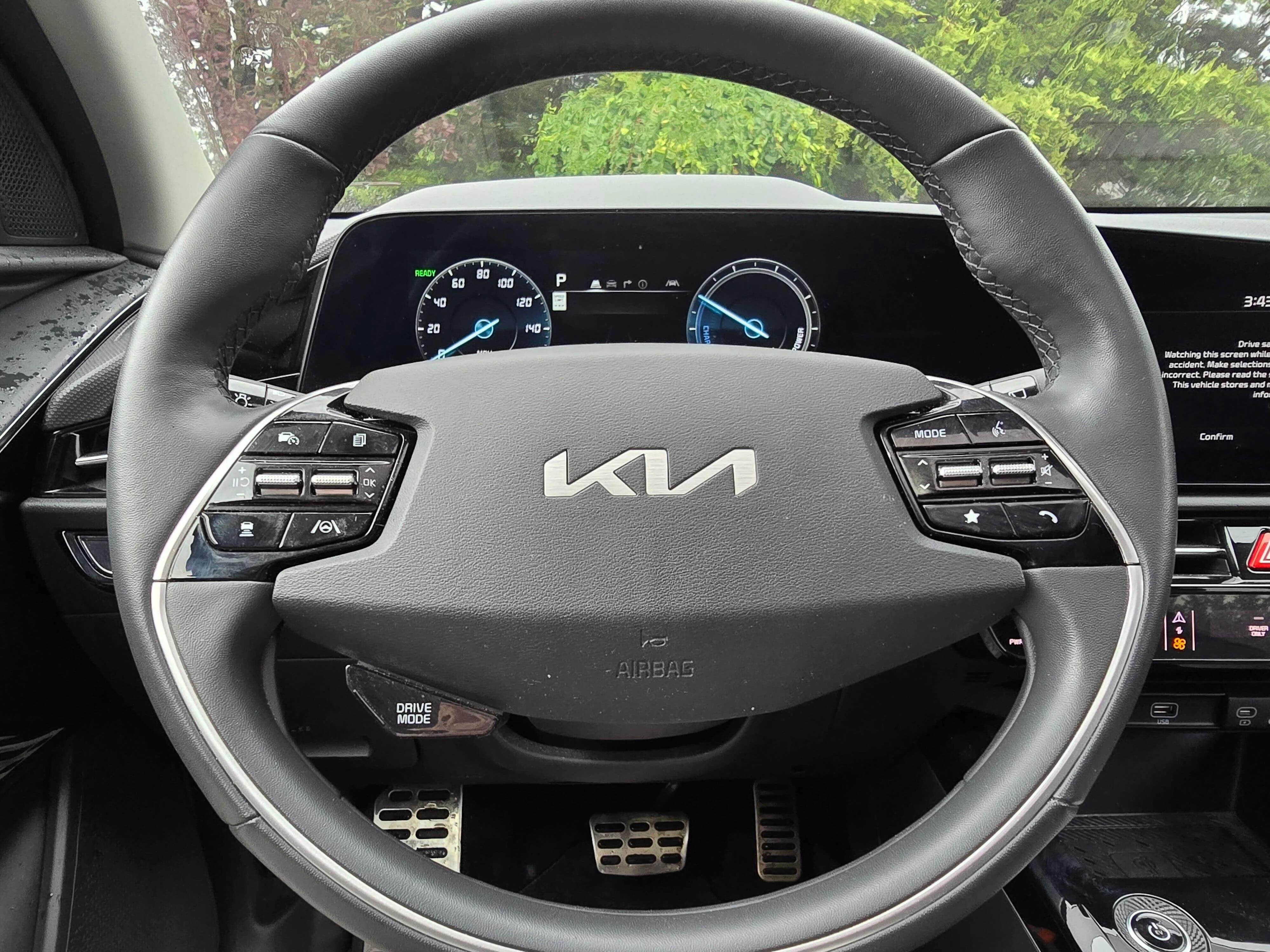 Certified Used 2023 Green Kia Wave image 16