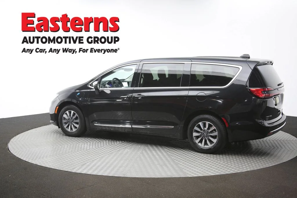 Used 2023 Black Chrysler Limited image 66