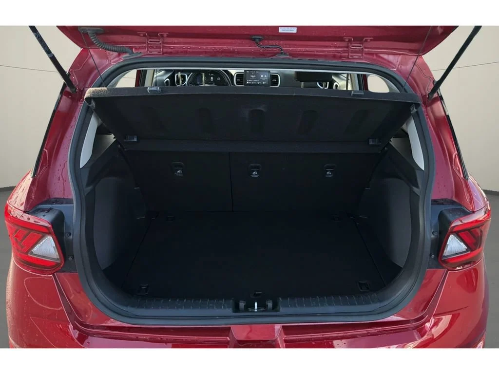Used 2025 Red Hyundai SEL image 10