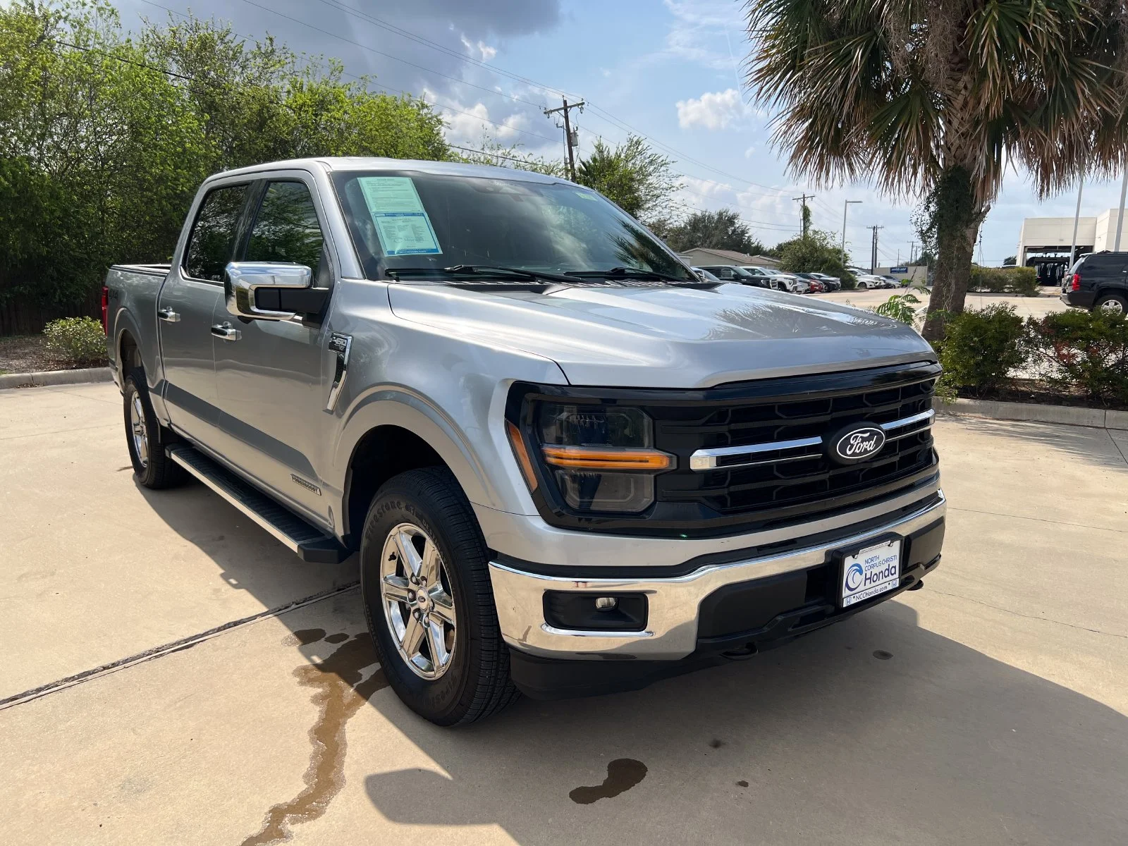 Used 2024 Silver Ford XLT image 8