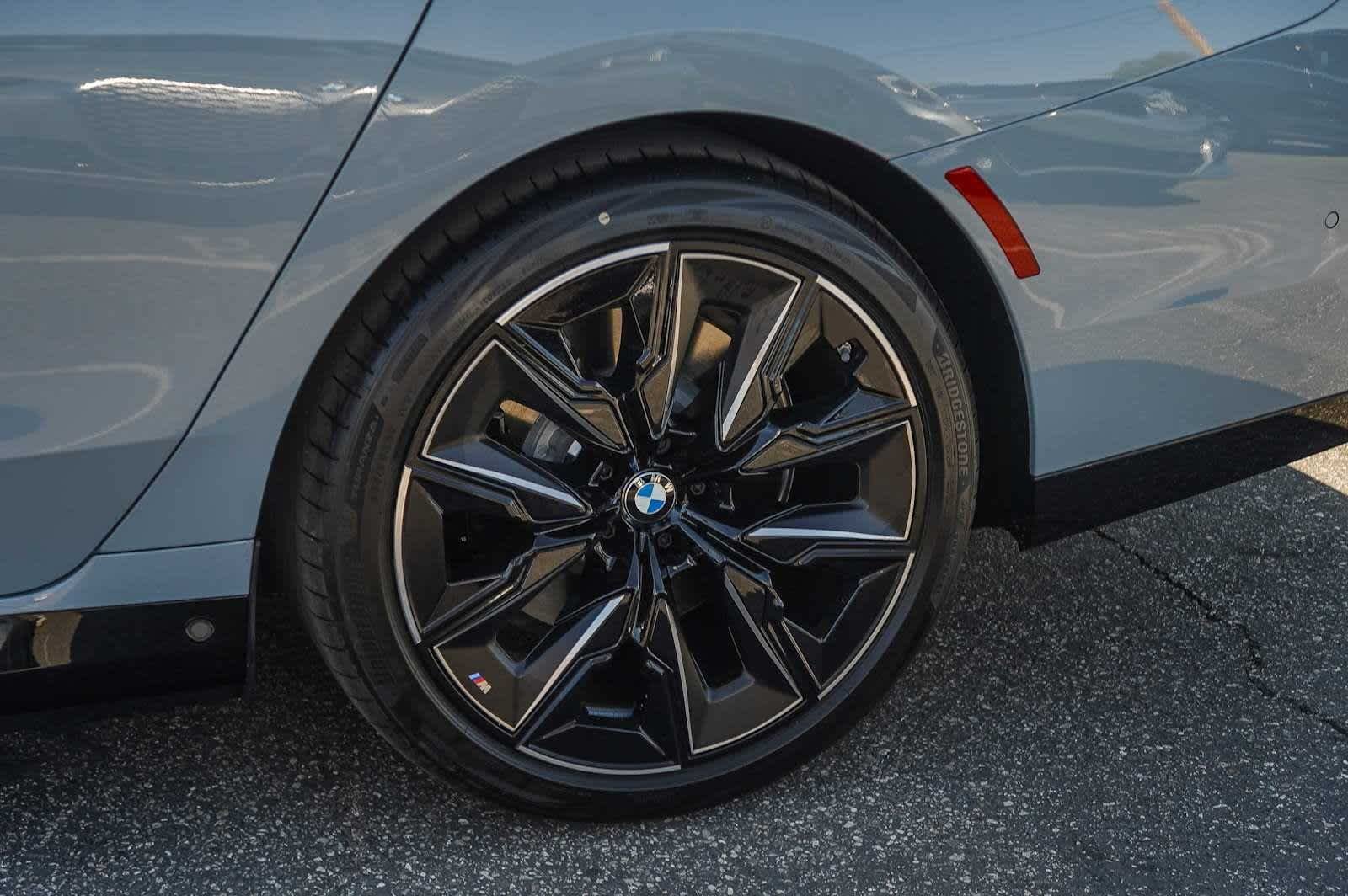 New 2026 Brooklyn Grey Metallic BMW xDrive60 image 11