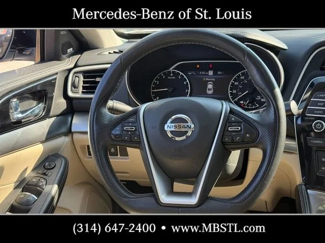 Used 2020 White Nissan 3.5 SL image 14