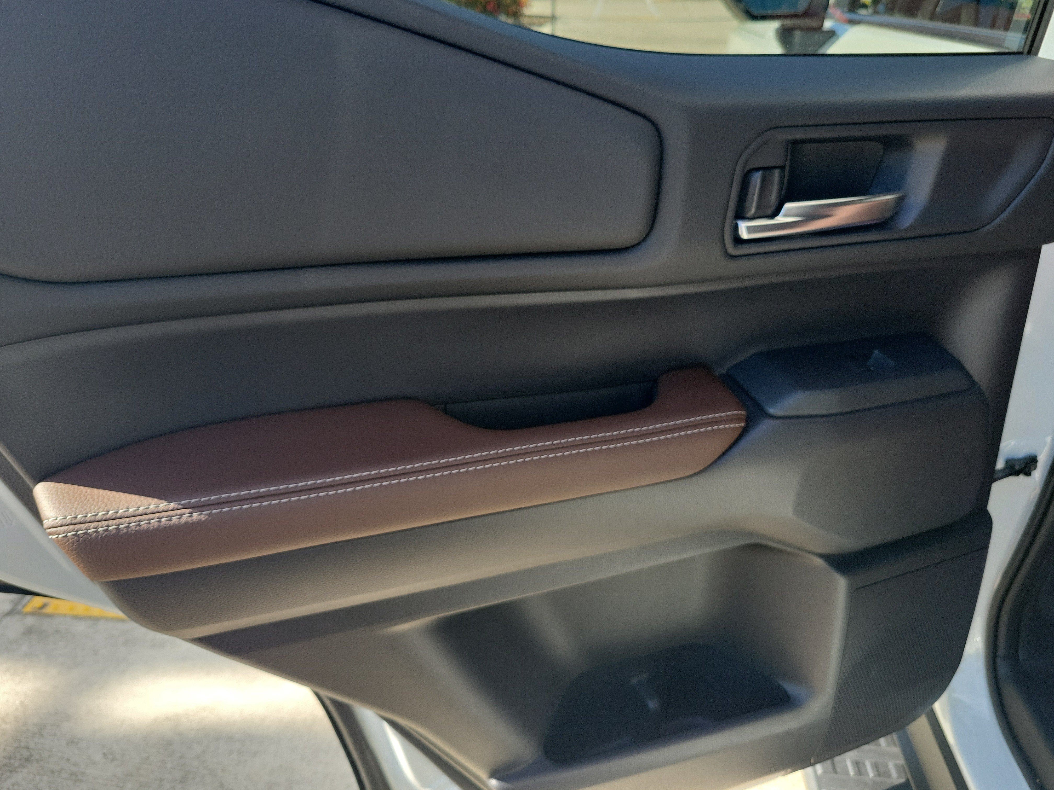 Used 2025 Pearl Toyota Base image 13