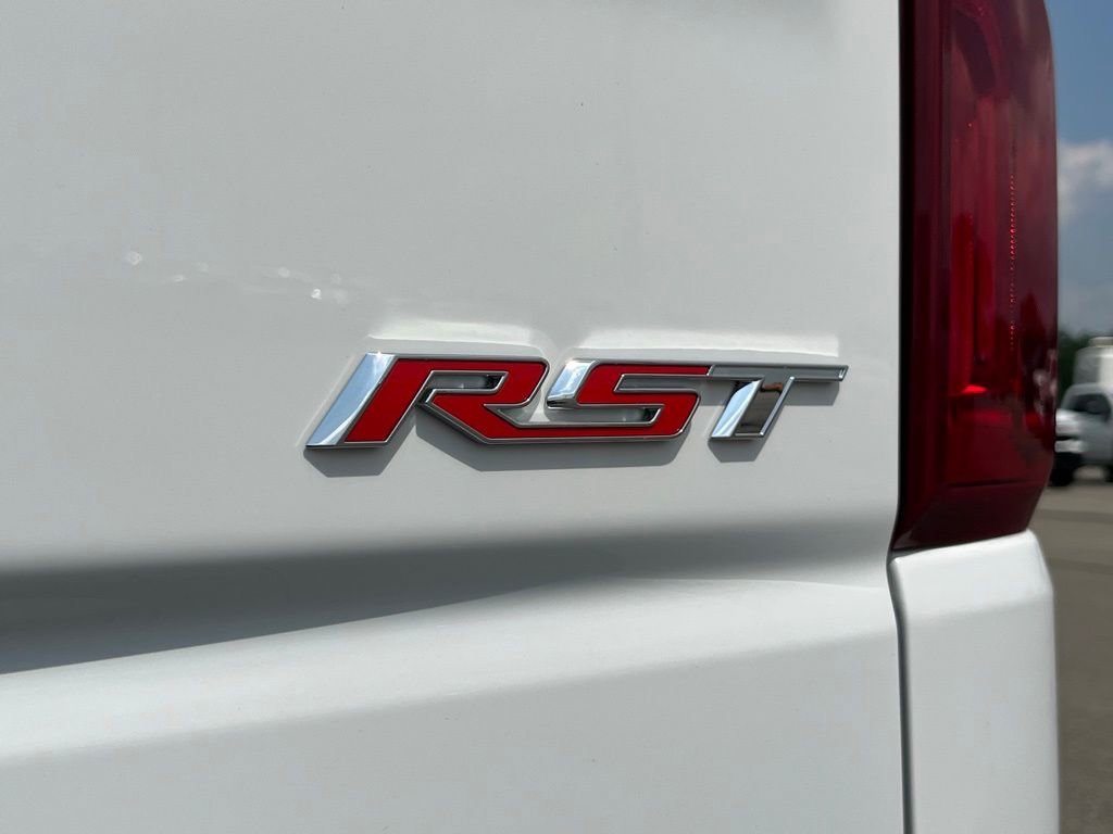 New 2026 Summit White Chevrolet RST image 10