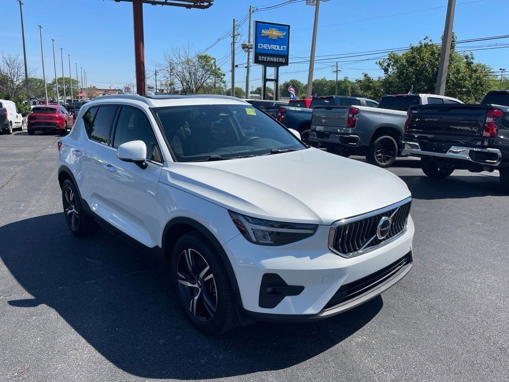 2023 Volvo XC40 B5 Plus Bright AWD's photo
