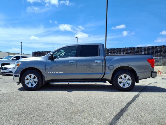 Used 2018 Gray Nissan SV image 4