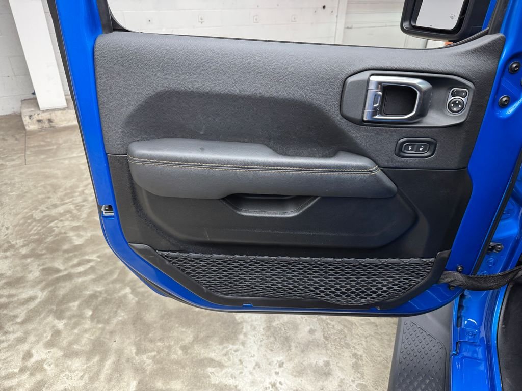 Certified Used 2023 Blue Jeep Overland image 8