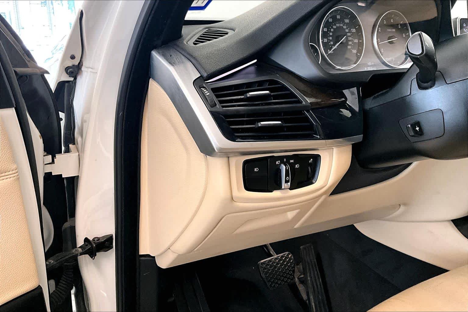 Used 2017 Alpine White BMW sDrive35i image 29
