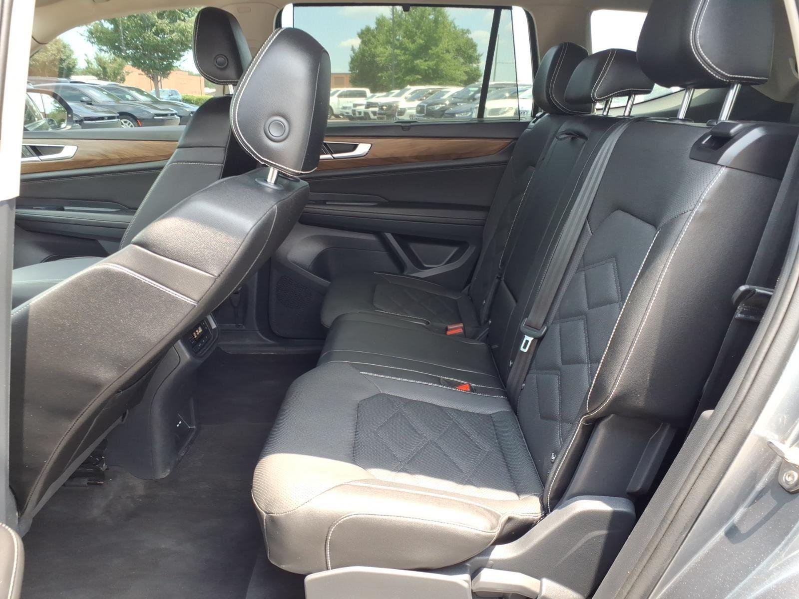 Used 2025 GRAY VOLKSWAGEN SE image 19