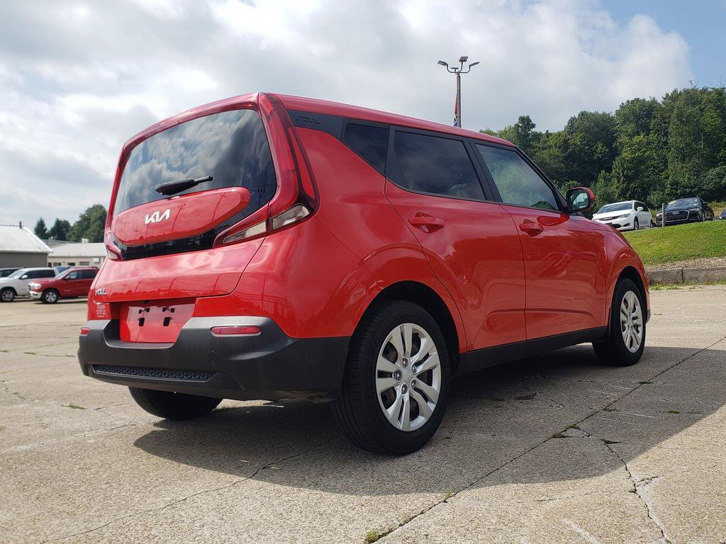 Used 2022 Inferno Red Kia LX image 3