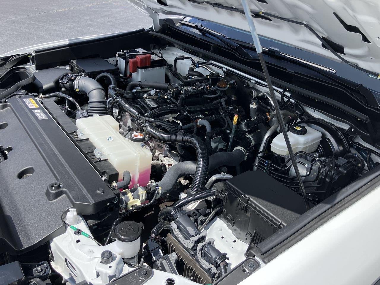 Used 2025 White (Ice Cap) Toyota SR5 image 34