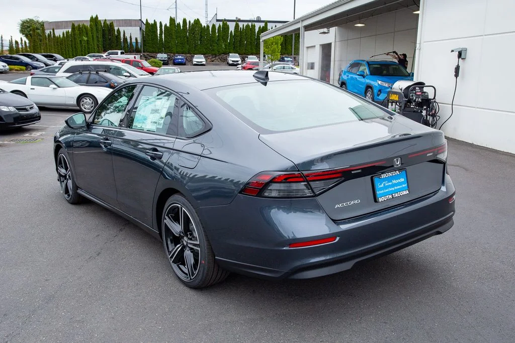 New 2026 Meteorite Gray Metallic Honda SE image 8