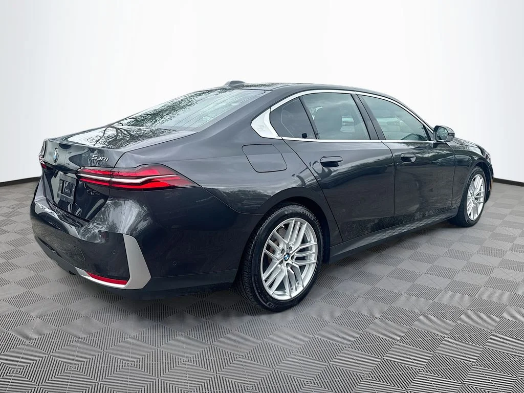 Used 2025 Gray BMW 530i xDrive image 6