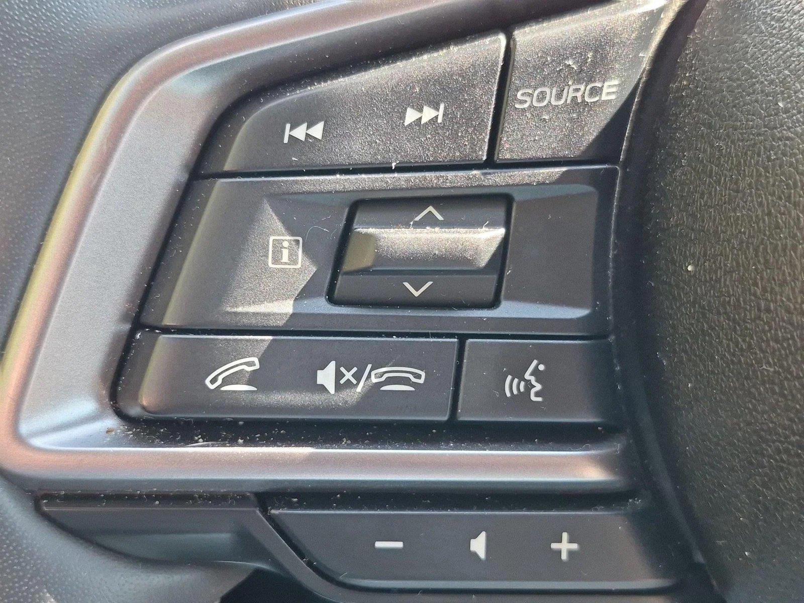 Used 2025  SUBARU TOUR image 19