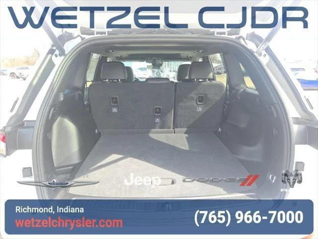 New 2026 Bright White Clearcoat Jeep Laredo image 9