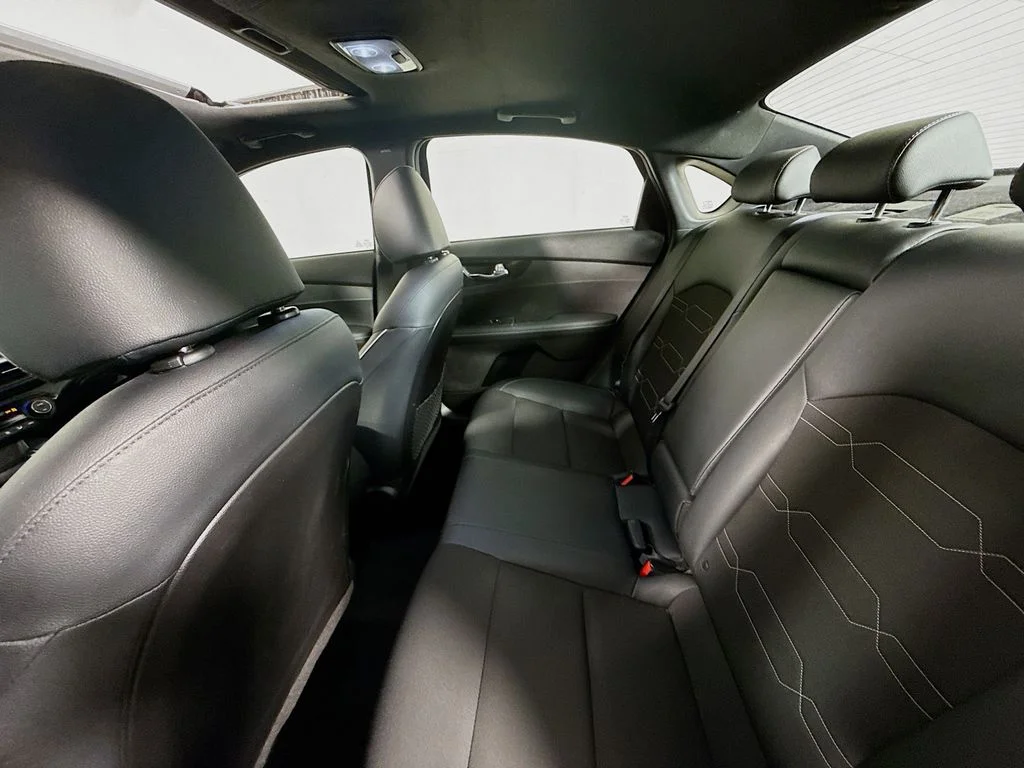 Used 2023 Aurora Black Kia GT-Line image 27