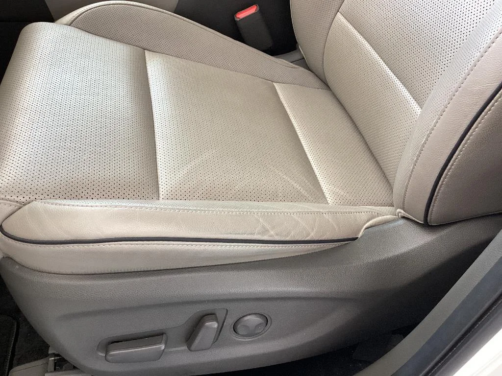 Used 2019 Snow White Pearl Kia EX image 11