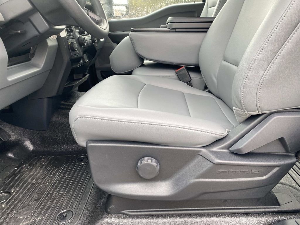 New 2026 Oxford White Ford F-450® XL image 14