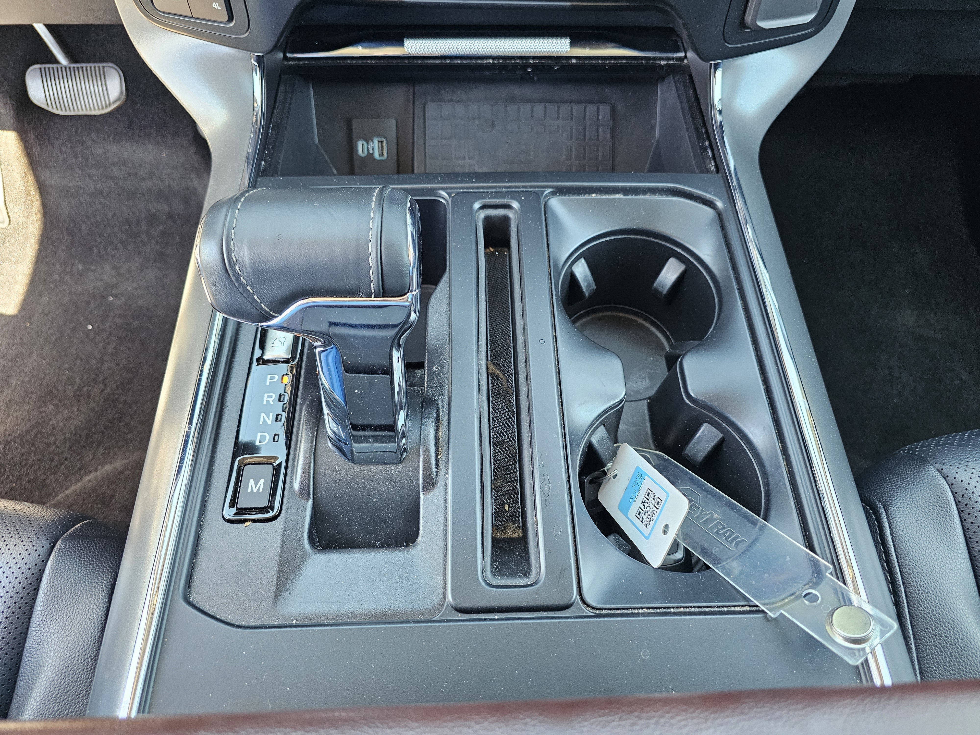 Used 2022 Agate Black Metallic Ford LARIAT image 27