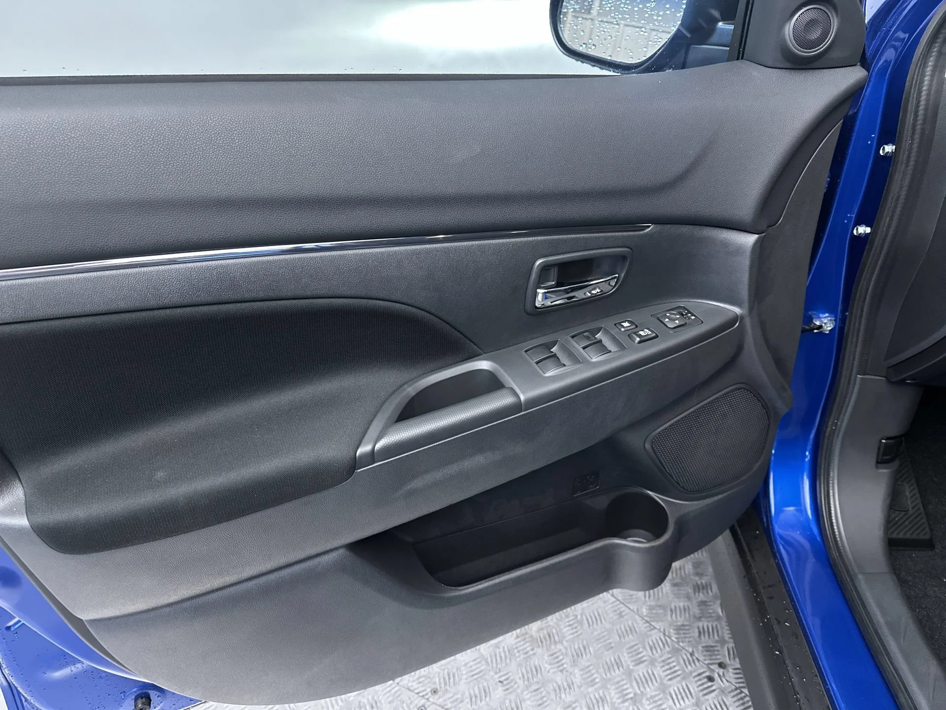 New 2026 Octane Blue Metallic Mitsubishi ES image 15