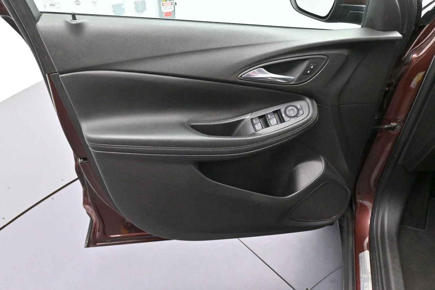 Used 2023 Rosewood Metallic Buick Preferred image 10