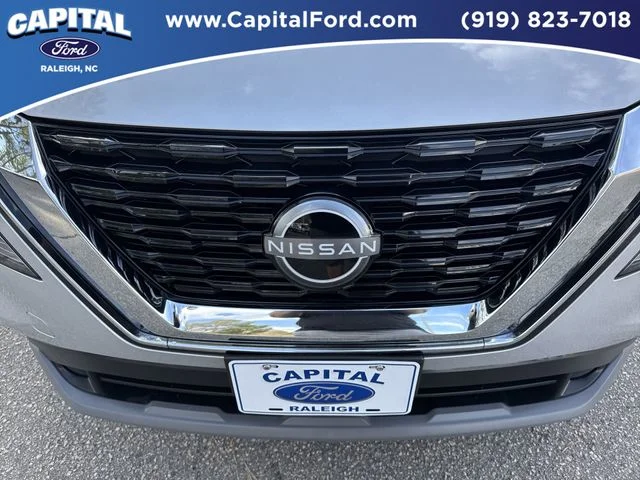 Used 2022 Silver Nissan SV image 10