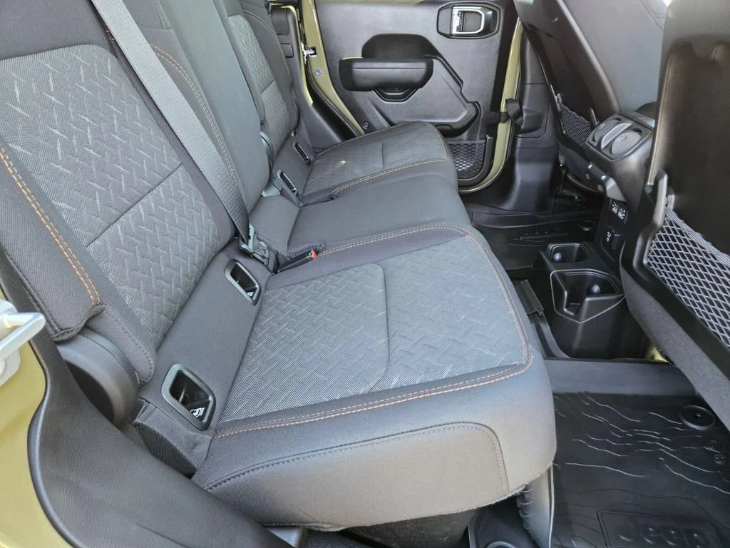 Used 2026 Green Jeep Mojave image 14