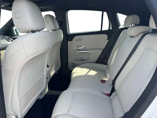 New 2026 Polar White Mercedes-Benz GLA 250 image 12