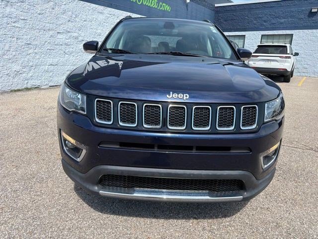 Used 2019 Jazz Blue Pearlcoat Jeep Limited image 8