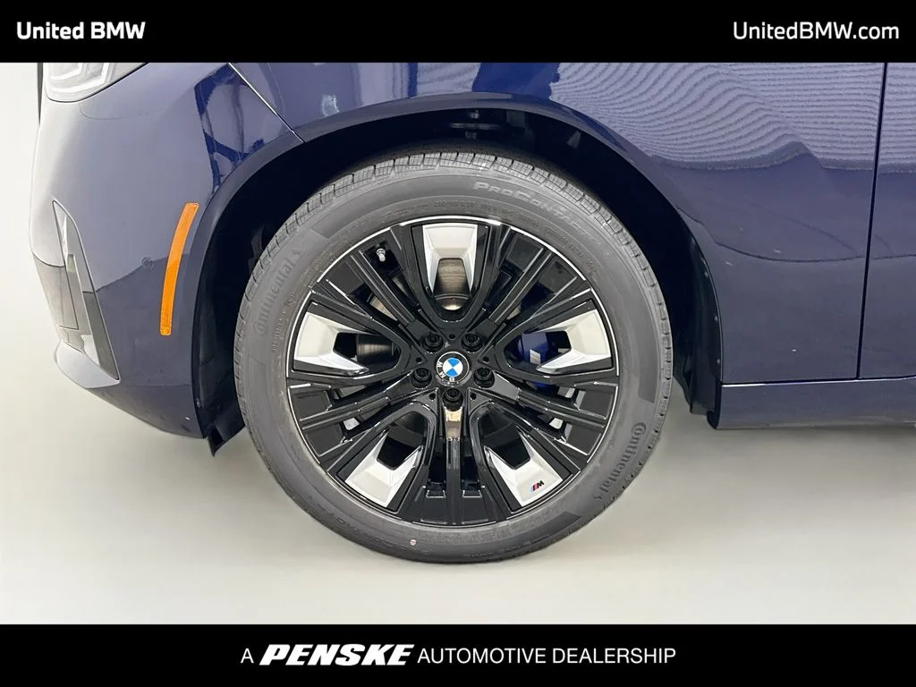New 2026 Tanzanite Blue II Metallic BMW 30 xDrive image 2