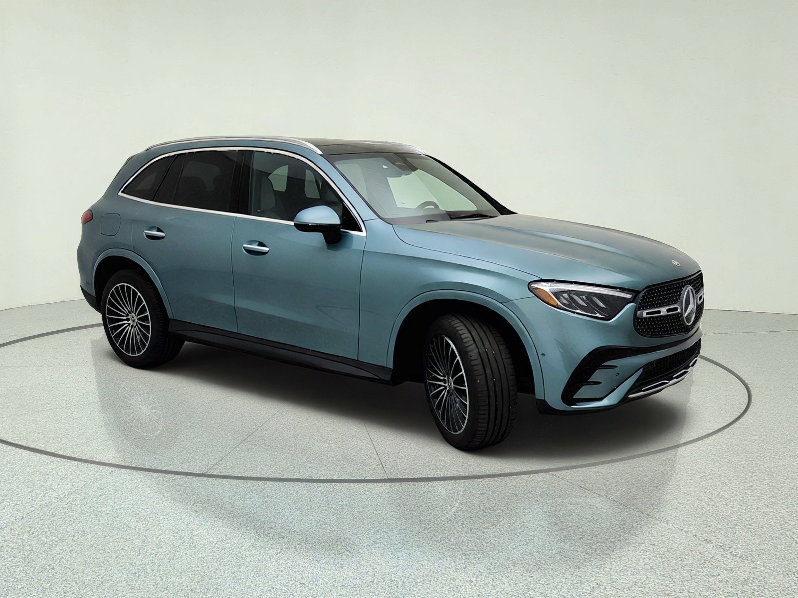New 2026 Verde Silver Metallic Mercedes-Benz GLC 300 SUV image 5