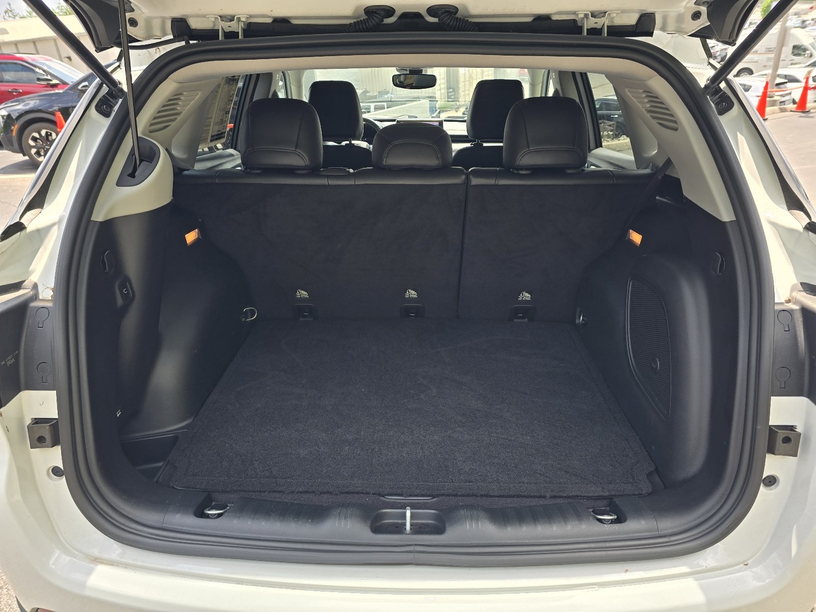 Used 2022 White Jeep Trailhawk image 25
