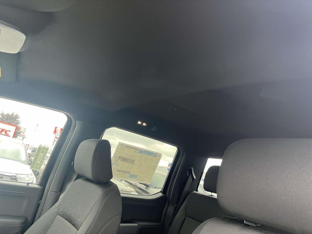 New 2026 Agate Black Metallic Ford XLT image 5