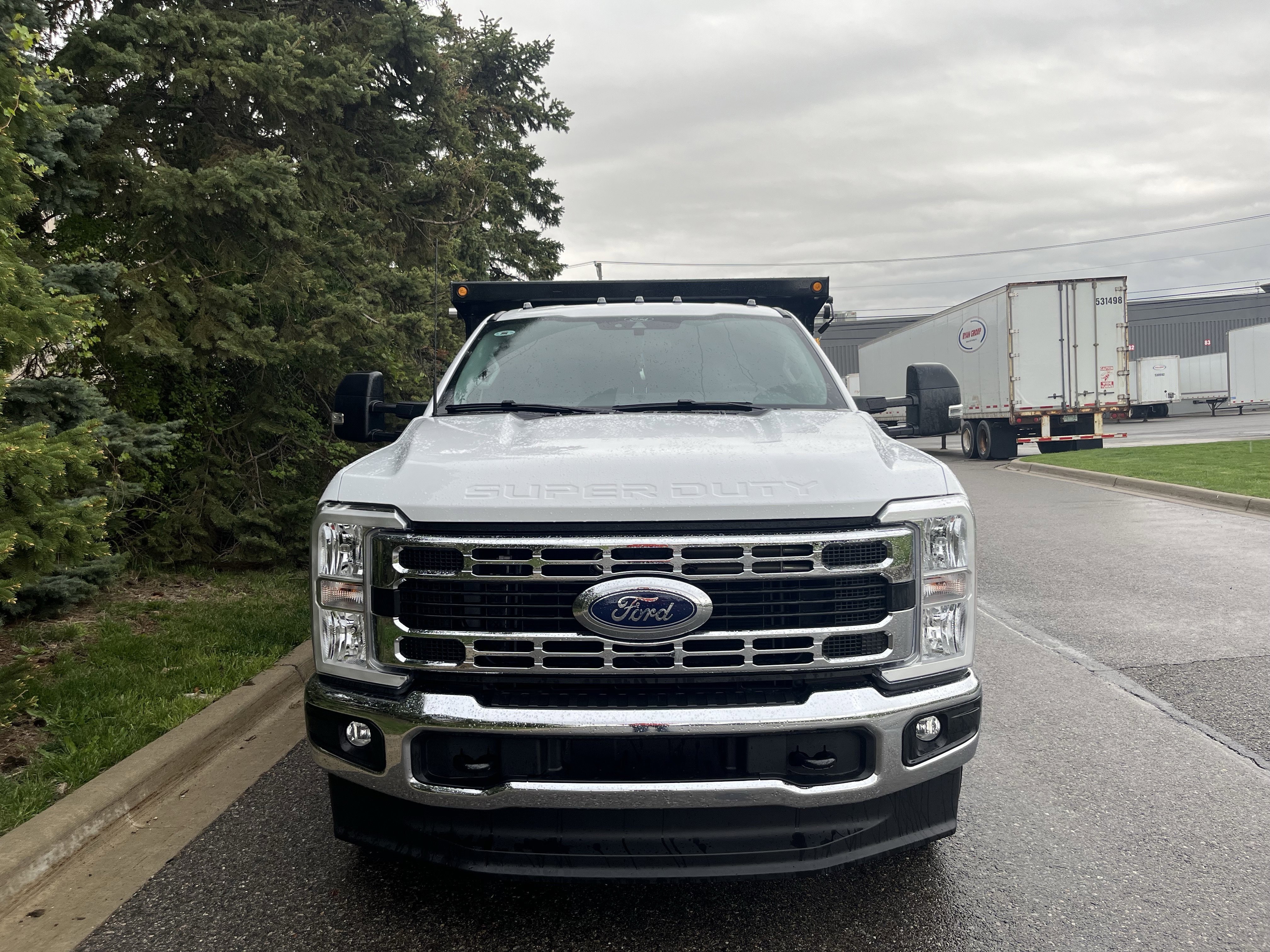 New 2025 Oxford White Ford XL image 8