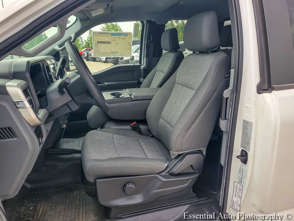 New 2025 Oxford White Ford F-550® XL image 9