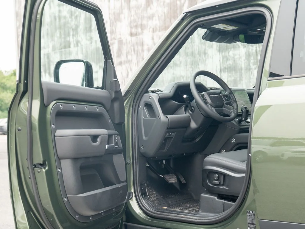 New 2026 Green Land Rover S image 10