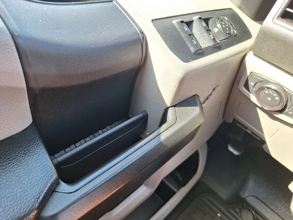 Used 2019 Oxford White Ford XL image 17