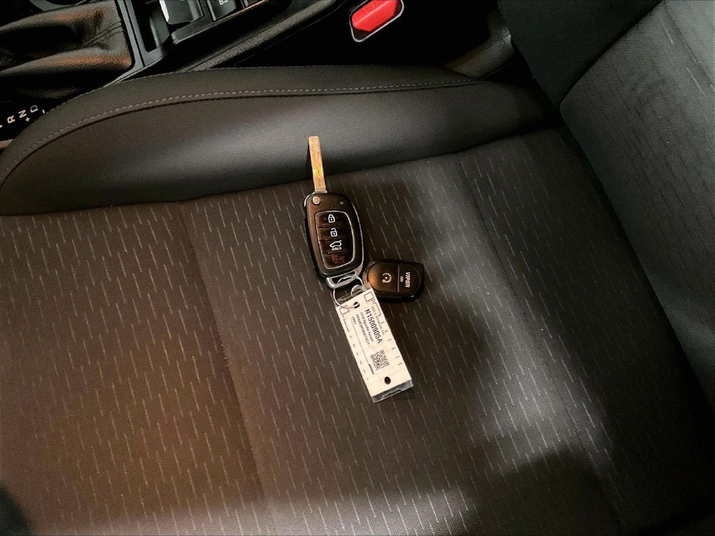Used 2019 Blue Hyundai SE image 29